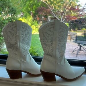 Size 3.5 dressy boots
